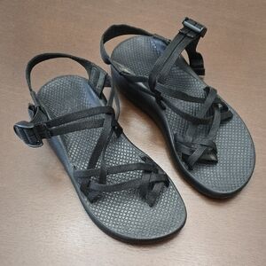 CHACO Women's Black Strappy Sandals sz 8